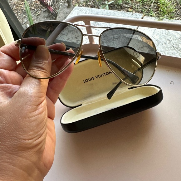 Louıs vuıtton sunglasses - Picture 10 of 12